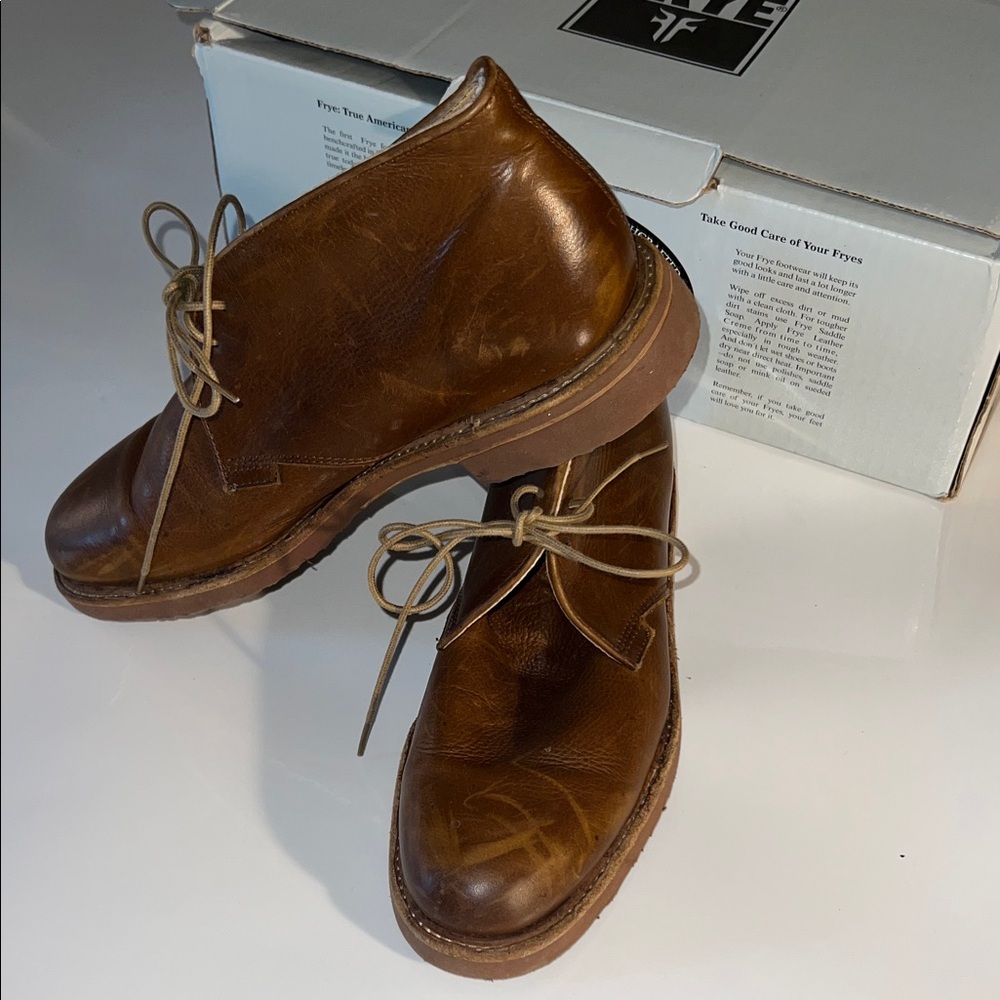 Frye Men's Brown Leather Chukka Boots - Classic Lace-Up size 8.5